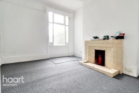 4 bedroom terraced house to rent, Bassaleg Road, Newport