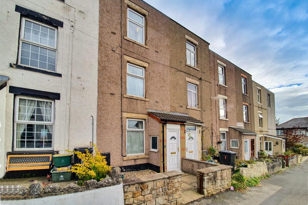 The Drive, Carnforth 3 bed terraced house £625 pcm (£144 pw)