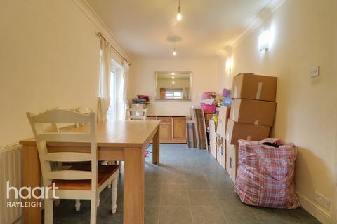 18 Cheapside East, Rayleigh, SS6 9JU