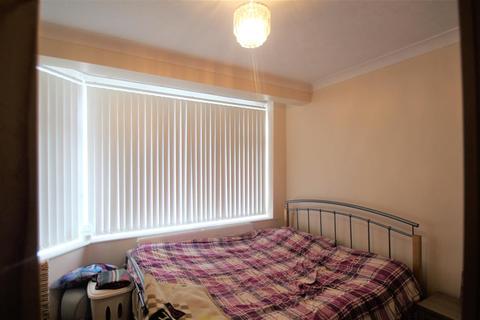 44 Cassiobury Avenue, Feltham, TW14 9JF