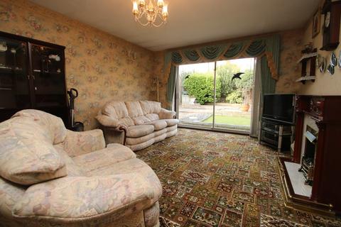 12 Arnolds Way, Rochford, SS4 3HW