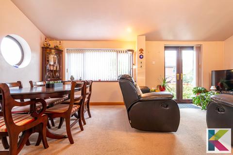 27 Carr Lane, Greenfield, Oldham, OL3 7AZ