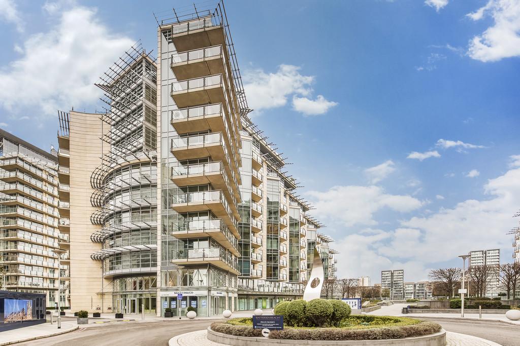 Commodore House, Battersea Reach 2 bed apartment £729,000