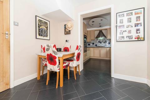 73 Derwent Drive, Purley, CR8 1ES