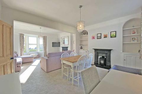 22 Castle Road, Penzance, TR18 2AX