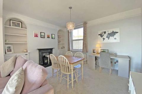 22 Castle Road, Penzance, TR18 2AX