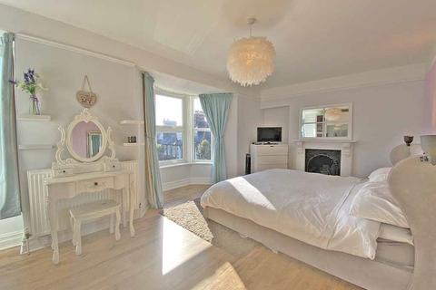 22 Castle Road, Penzance, TR18 2AX