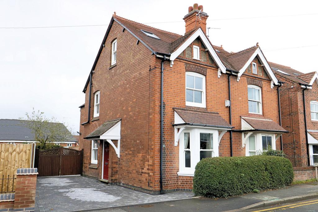 Smisby Road, AshbydelaZouch 3 bed semidetached house £295,000