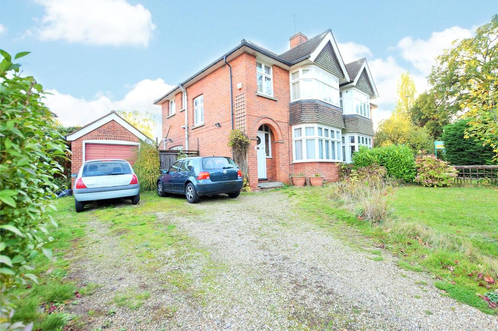 Kenilworth Avenue, Reading, Berkshire, RG30 3 bed semidetached house