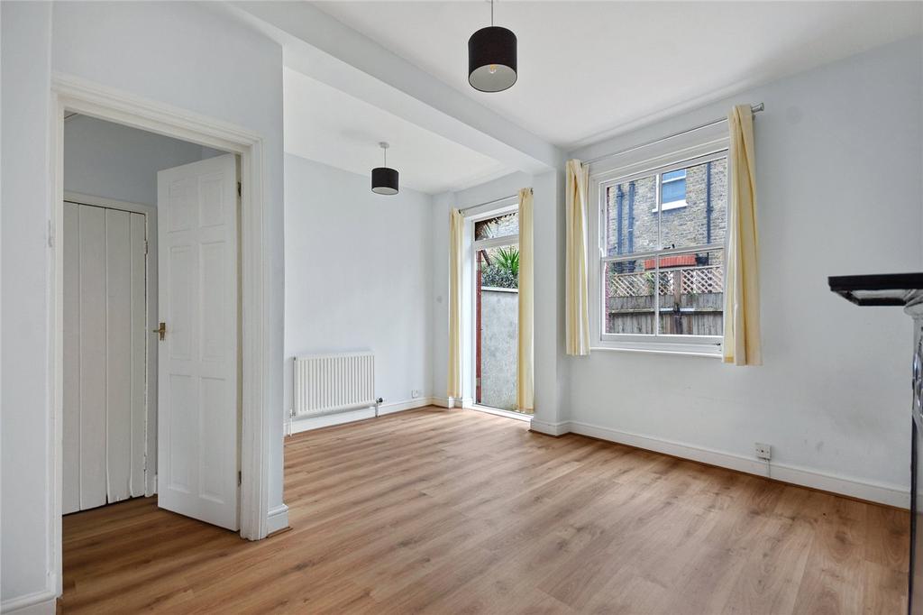 Galloway Road, London, W12 3 bed terraced house £725,000