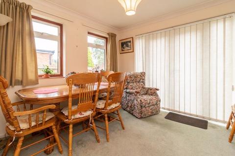 133 Ockleys Mead, Godstone, RH9 8AZ