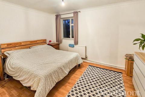 2 bedroom flat to rent, Wickham Road, Brockley