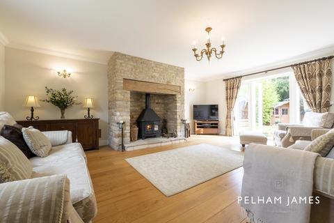 4 Appleton Gardens, Gretton, Corby, NN17 3EF