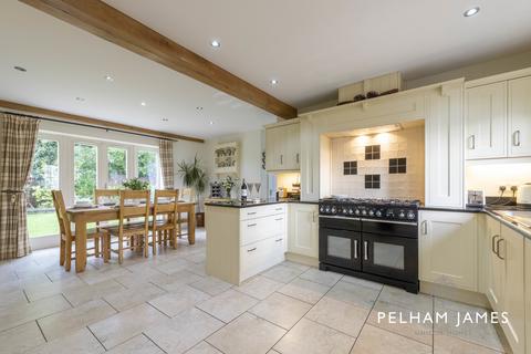 4 Appleton Gardens, Gretton, Corby, NN17 3EF