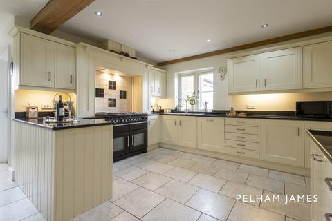 4 Appleton Gardens, Gretton, Corby, NN17 3EF