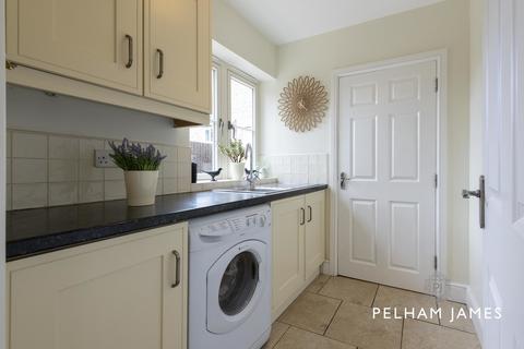 4 Appleton Gardens, Gretton, Corby, NN17 3EF