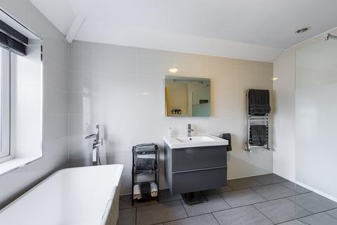 1 Newnham Avenue, Ruislip, HA4 9RW