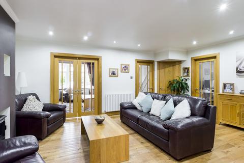 1 Newnham Avenue, Ruislip, HA4 9RW