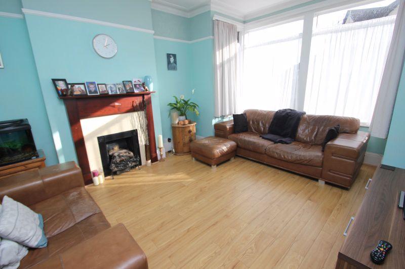 Harcourt Avenue, SouthendOnSea 4 bed semidetached house £350,000