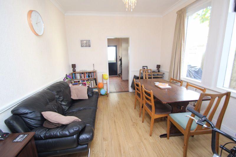 Harcourt Avenue, SouthendOnSea 4 bed semidetached house £350,000