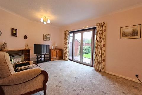 14 Wyvern Close, Willenhall, WV12 5UF