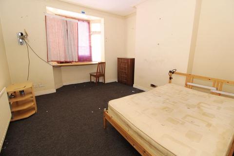 33 Bescot Road, Walsall, WS2 9AD