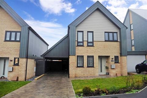 2 Commodores Close, Minster On Sea, Sheerness, ME12 3UU