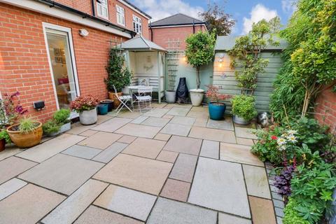 3 Aspen Close, Willerby, Hull, HU10 6FR