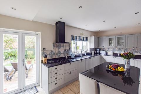 19 Mersham Court, Widnes, WA8 9AT