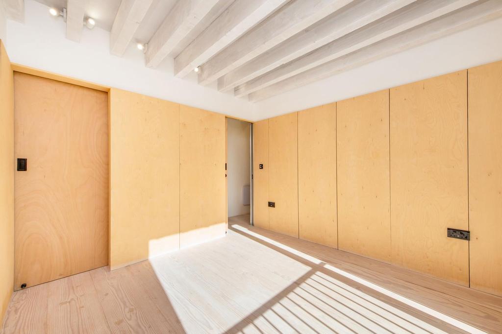 Bedroom 1 alt