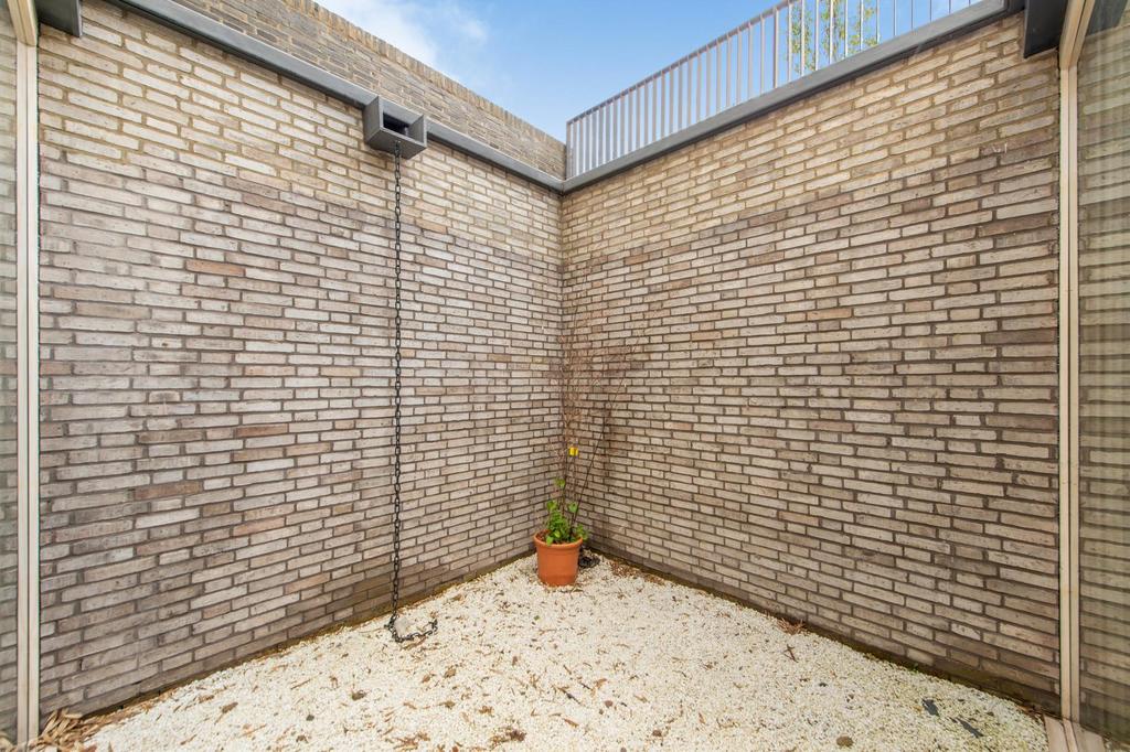 Terrace Alt