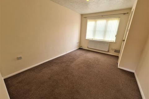 2 bedroom terraced house to rent, Bronte Close, Rugby CV21