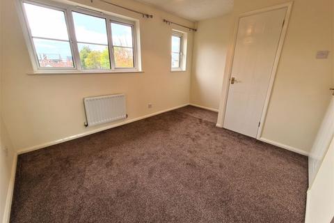 2 bedroom terraced house to rent, Bronte Close, Rugby CV21