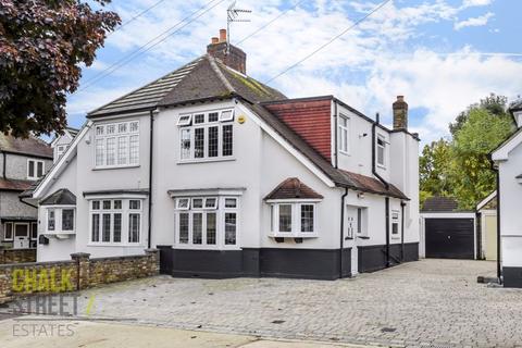 51 Highfield Crescent, Hornchurch, RM12 6PX