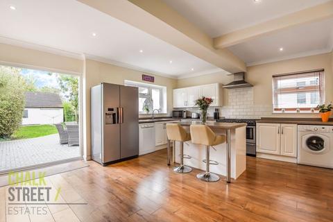 51 Highfield Crescent, Hornchurch, RM12 6PX