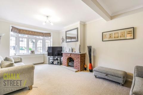 51 Highfield Crescent, Hornchurch, RM12 6PX