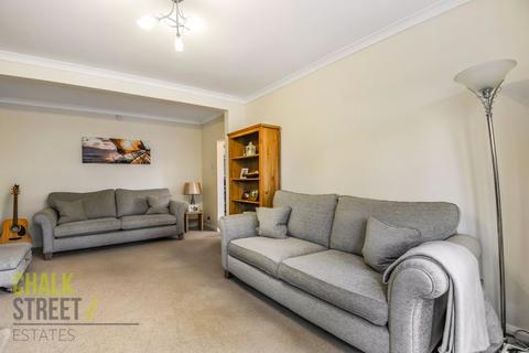 51 Highfield Crescent, Hornchurch, RM12 6PX