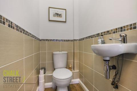 51 Highfield Crescent, Hornchurch, RM12 6PX