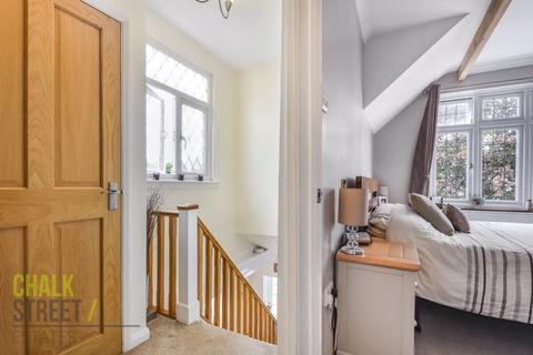51 Highfield Crescent, Hornchurch, RM12 6PX