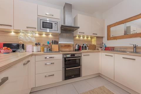 26 Westmount Close, Worcester Park, KT4 8FL