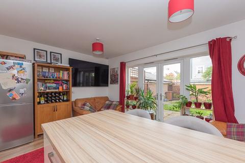 26 Westmount Close, Worcester Park, KT4 8FL