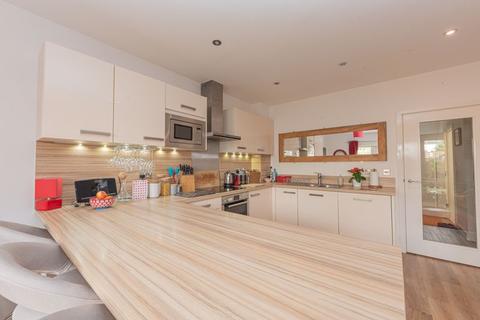 26 Westmount Close, Worcester Park, KT4 8FL