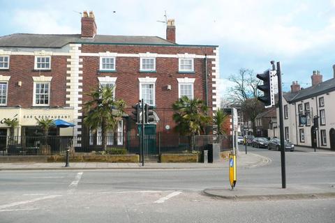 2 bedroom apartment to rent, High Street, Frodsham