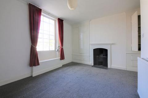 2 bedroom apartment to rent, High Street, Frodsham