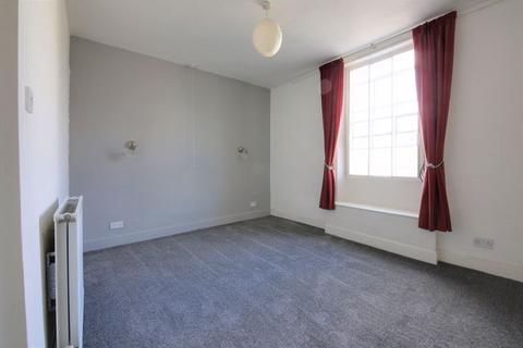 2 bedroom apartment to rent, High Street, Frodsham