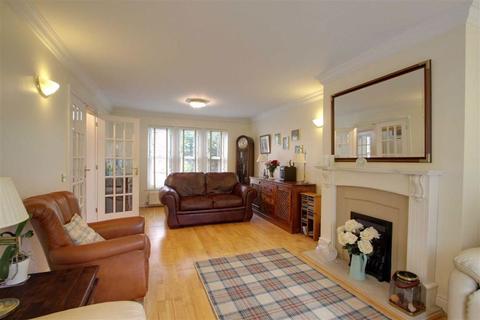 9 The Courtyard, Shendish, Hemel Hempstead, HP3 0AS