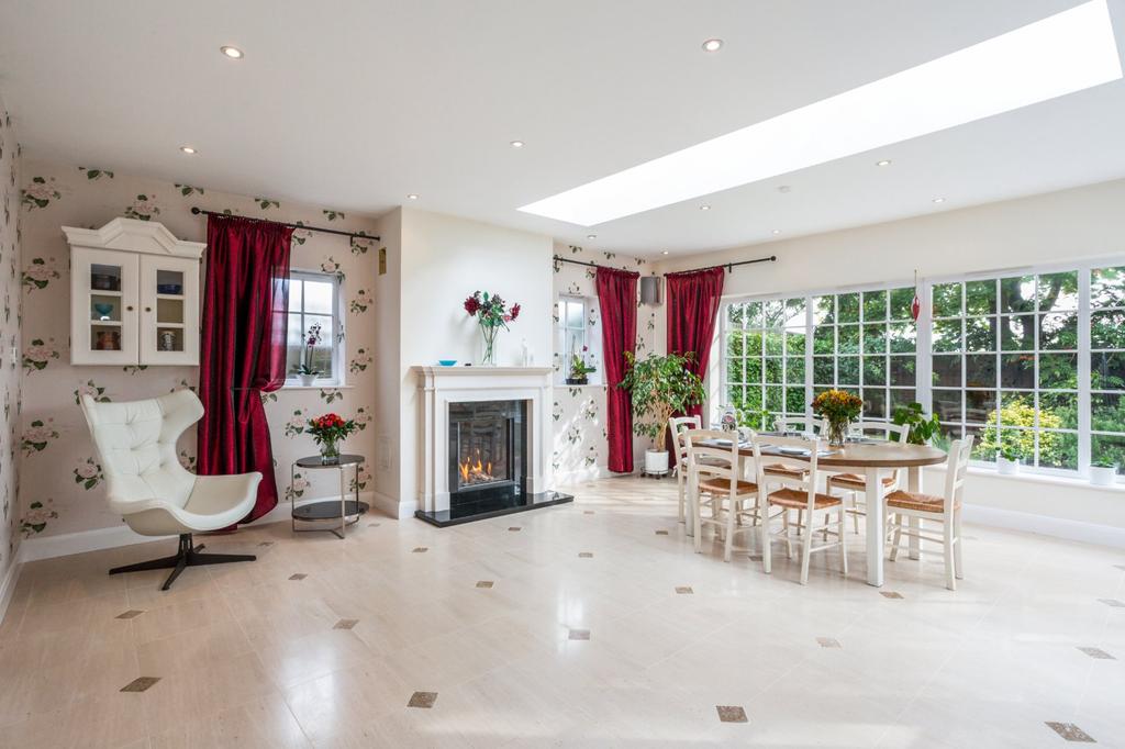 Dining/Family Room
