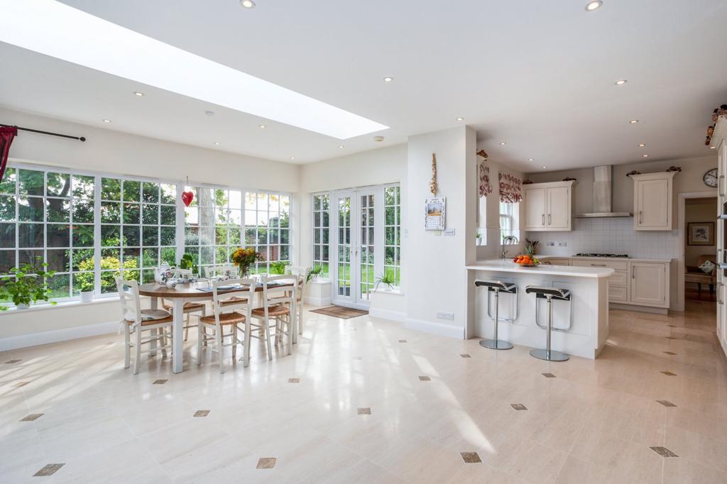 Dining/Family Room