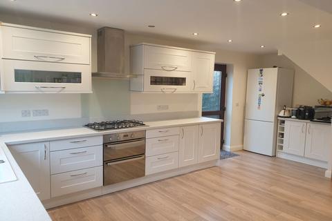 26 Berrydale, Northampton, NN3 5EQ