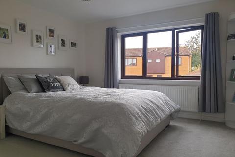 26 Berrydale, Northampton, NN3 5EQ